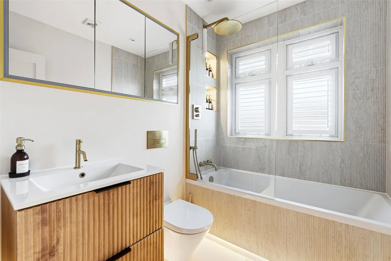 Evelyn Crescent, Sunbury, TW16 6ND, photo 7