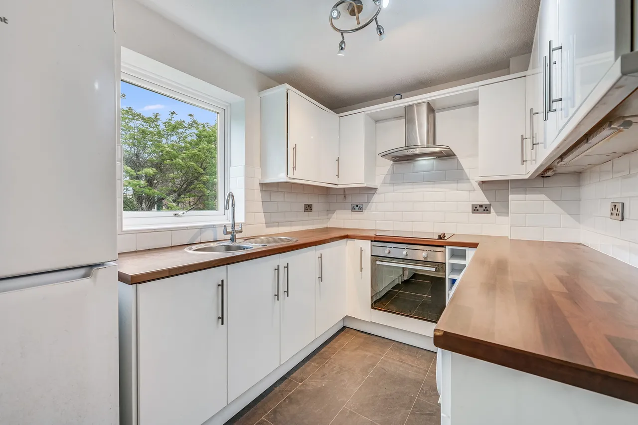 2 bed flat for sale — 31 Drood Close, Newlands Spring, Chelmsford, Essex, CM1 4XX