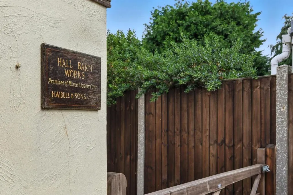 Moat Close, Doddinghurst, CM15, photo 26