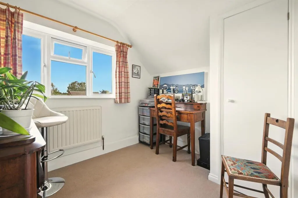 Moat Close, Doddinghurst, CM15, photo 21