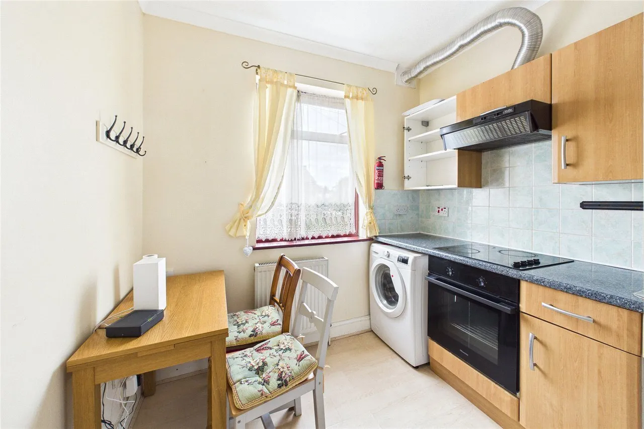 Guildersfield Road, London, SW16, photo 17
