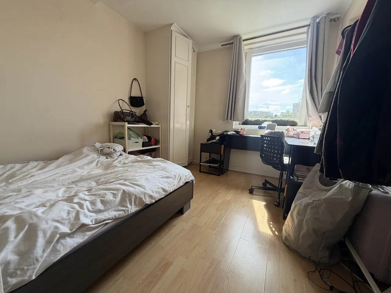 3 bed flat to rent — Hall Place, LONDON