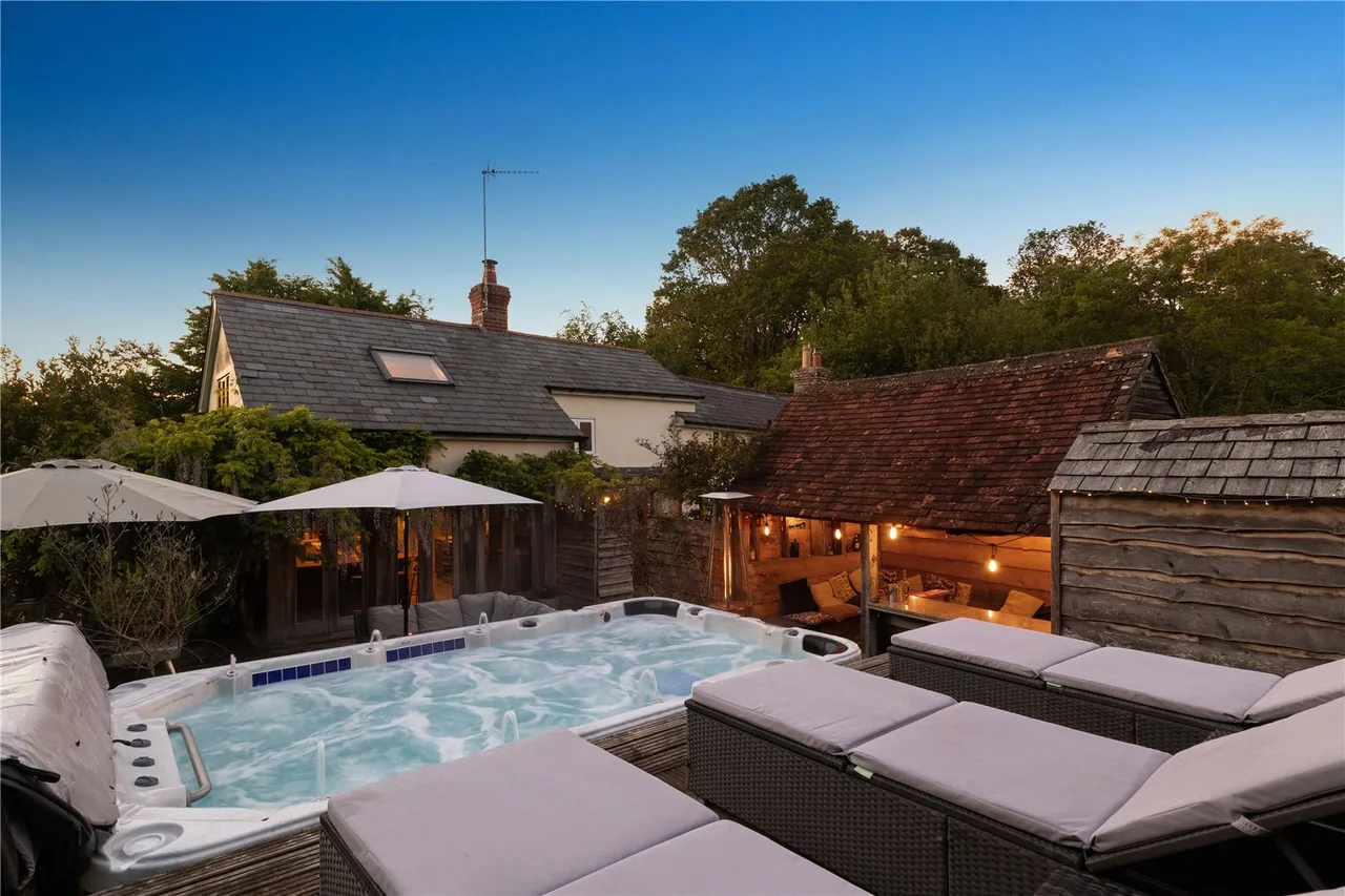 An Enchanting Period Cottage Set Within Over 1.3 Acres of Beautiful Private Grounds, photo 26