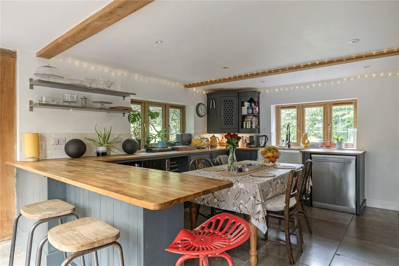 An Enchanting Period Cottage Set Within Over 1.3 Acres of Beautiful Private Grounds, photo 7