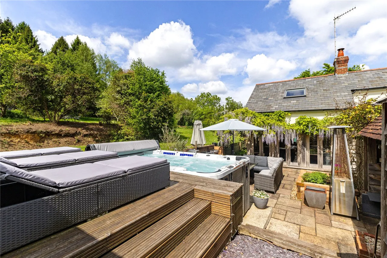 An Enchanting Period Cottage Set Within Over 1.3 Acres of Beautiful Private Grounds, photo 15