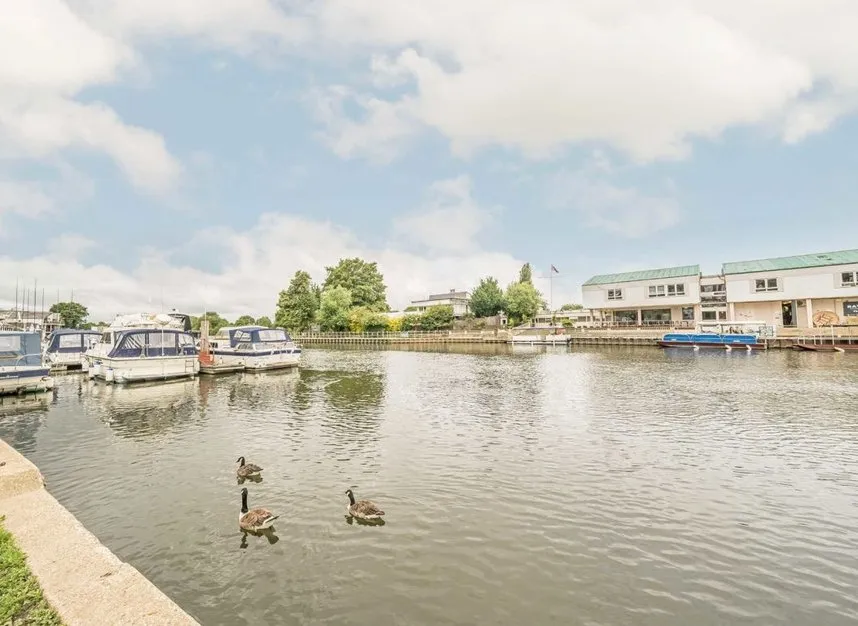 Portsmouth Road, Surbiton, KT6, photo 8