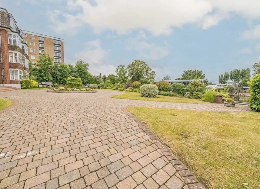 Portsmouth Road, Surbiton, KT6, photo 7