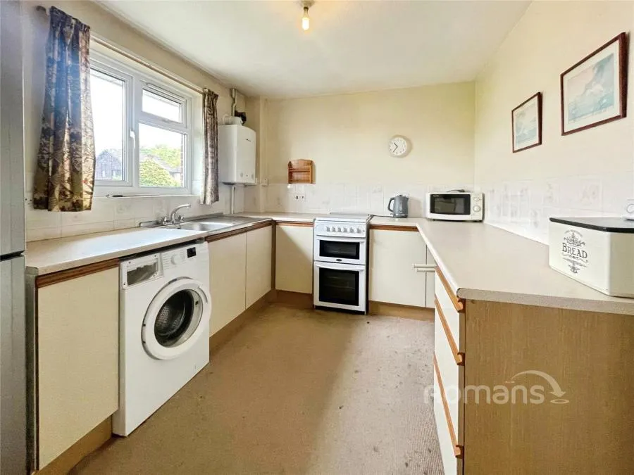 Felmer Drive, Kings Worthy, SO23, photo 2