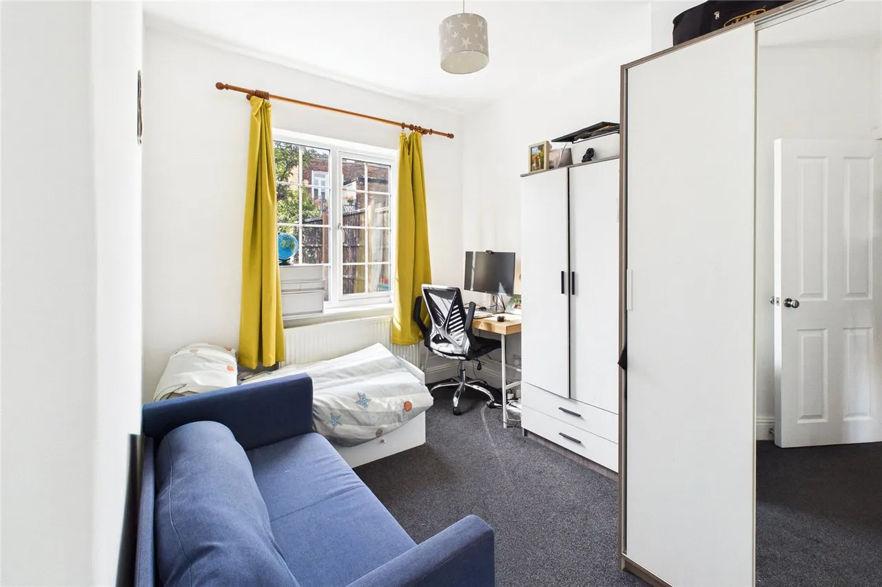 Cricklade Avenue, London, SW2, photo 8