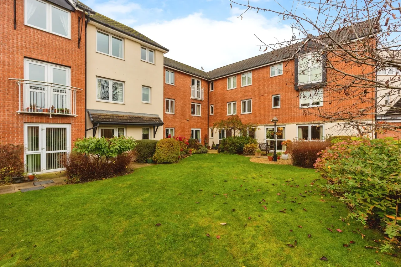 Station Road, Marple, Stockport, Greater Manchester, SK6, photo 12