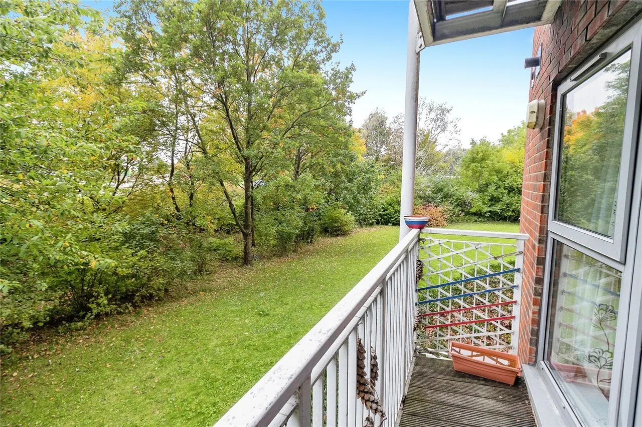 Staverton Grove, Broughton, MK10, photo 4