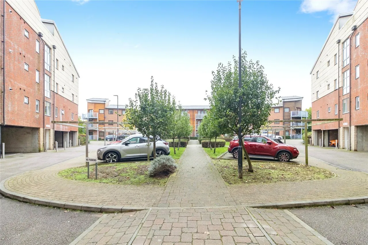 Staverton Grove, Broughton, MK10, photo 6