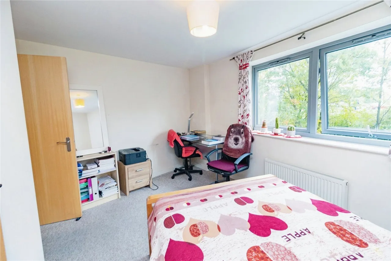 Staverton Grove, Broughton, MK10, photo 8