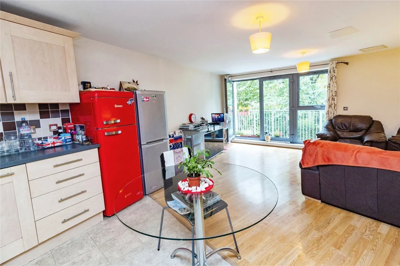 2 bed flat for sale, Staverton Grove, Broughton, MK10