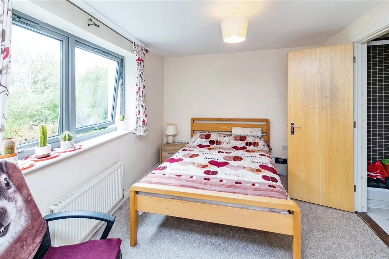 Staverton Grove, Broughton, MK10, photo 3
