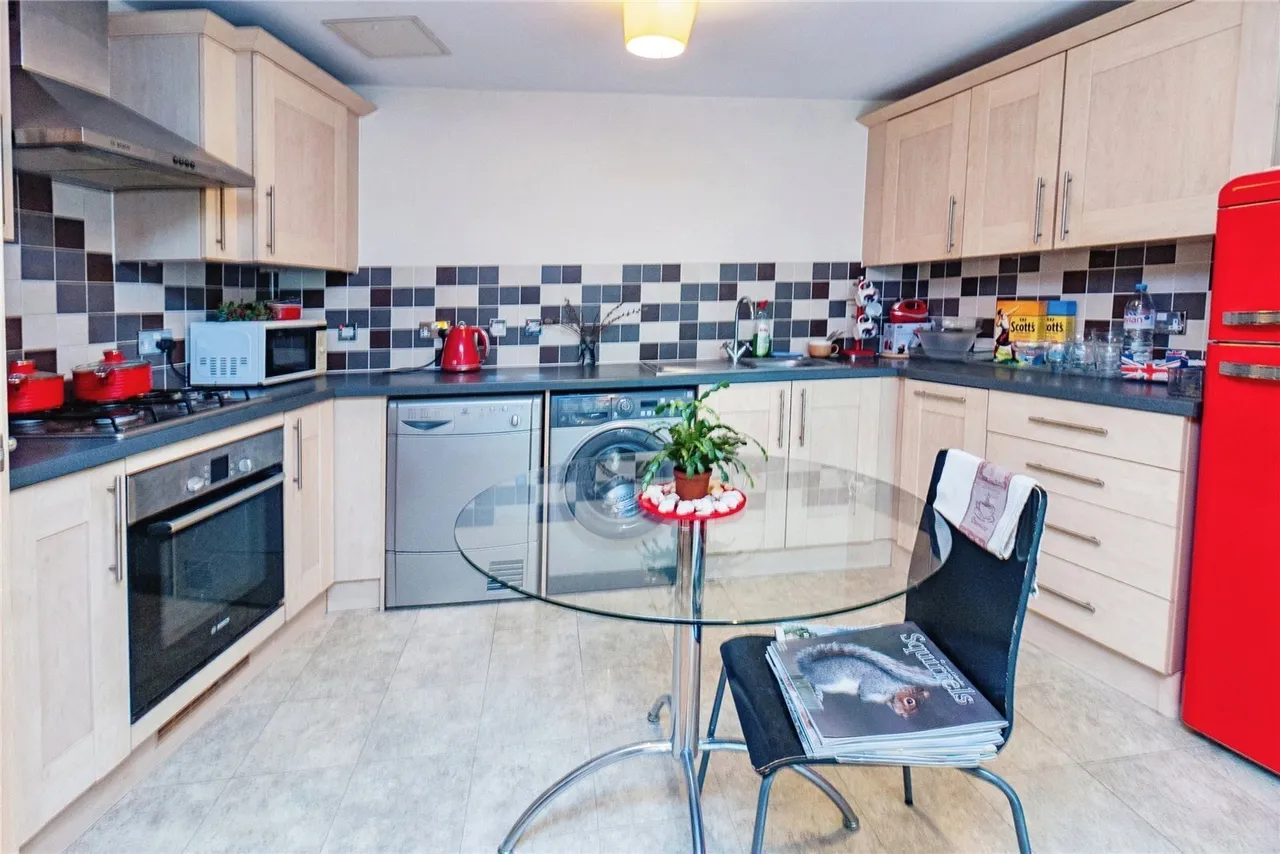 Staverton Grove, Broughton, MK10, photo 5