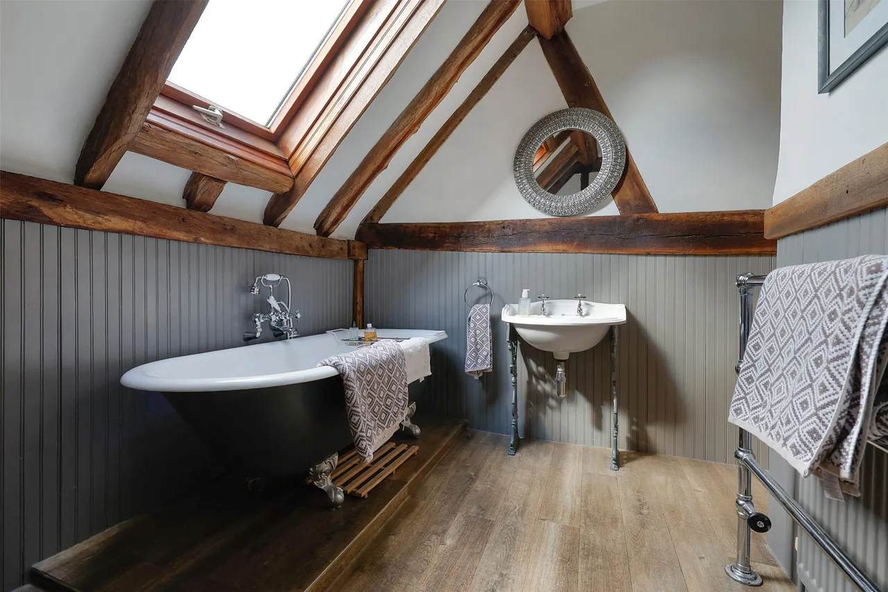 Vicarage Lane, Capel, RH5, photo 8