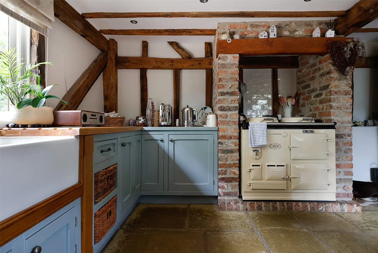 Vicarage Lane, Capel, RH5, photo 3