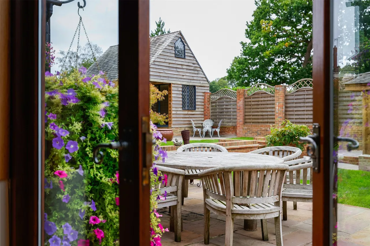 Vicarage Lane, Capel, RH5, photo 18