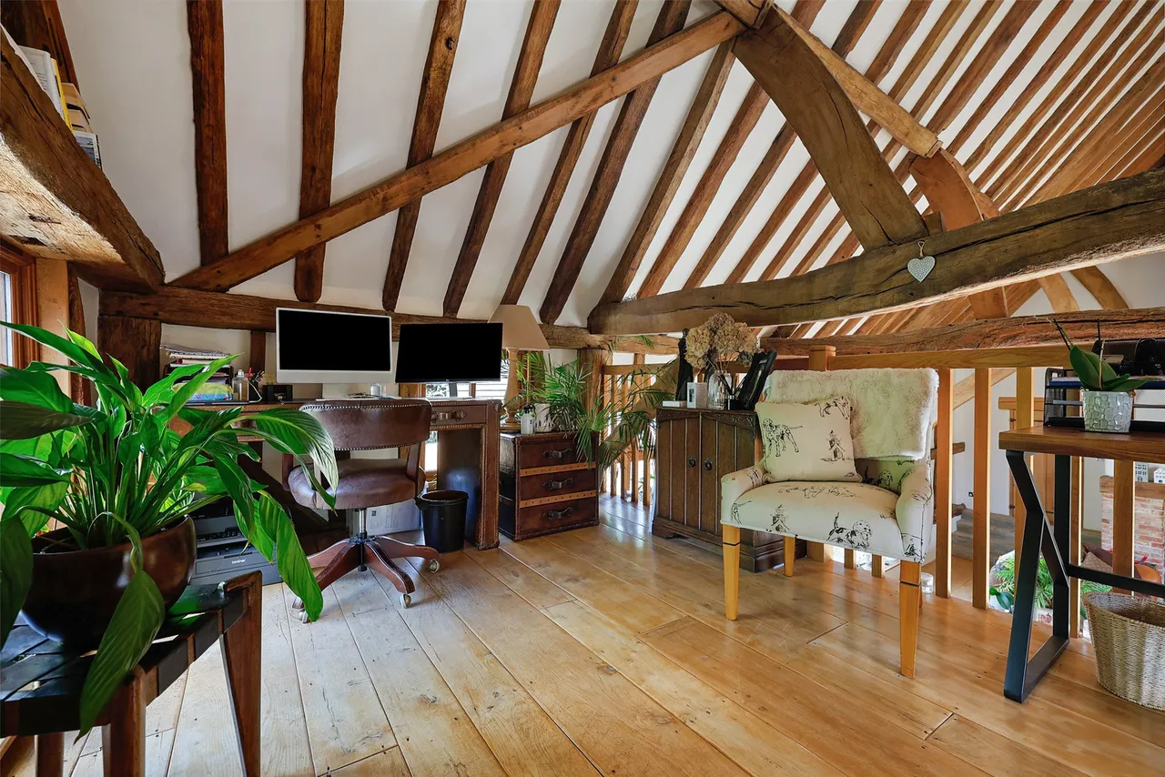 Vicarage Lane, Capel, RH5, photo 16