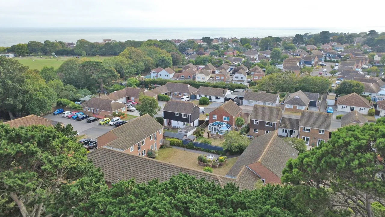 Thrusloes, Aldwick Felds, PO21, photo 5