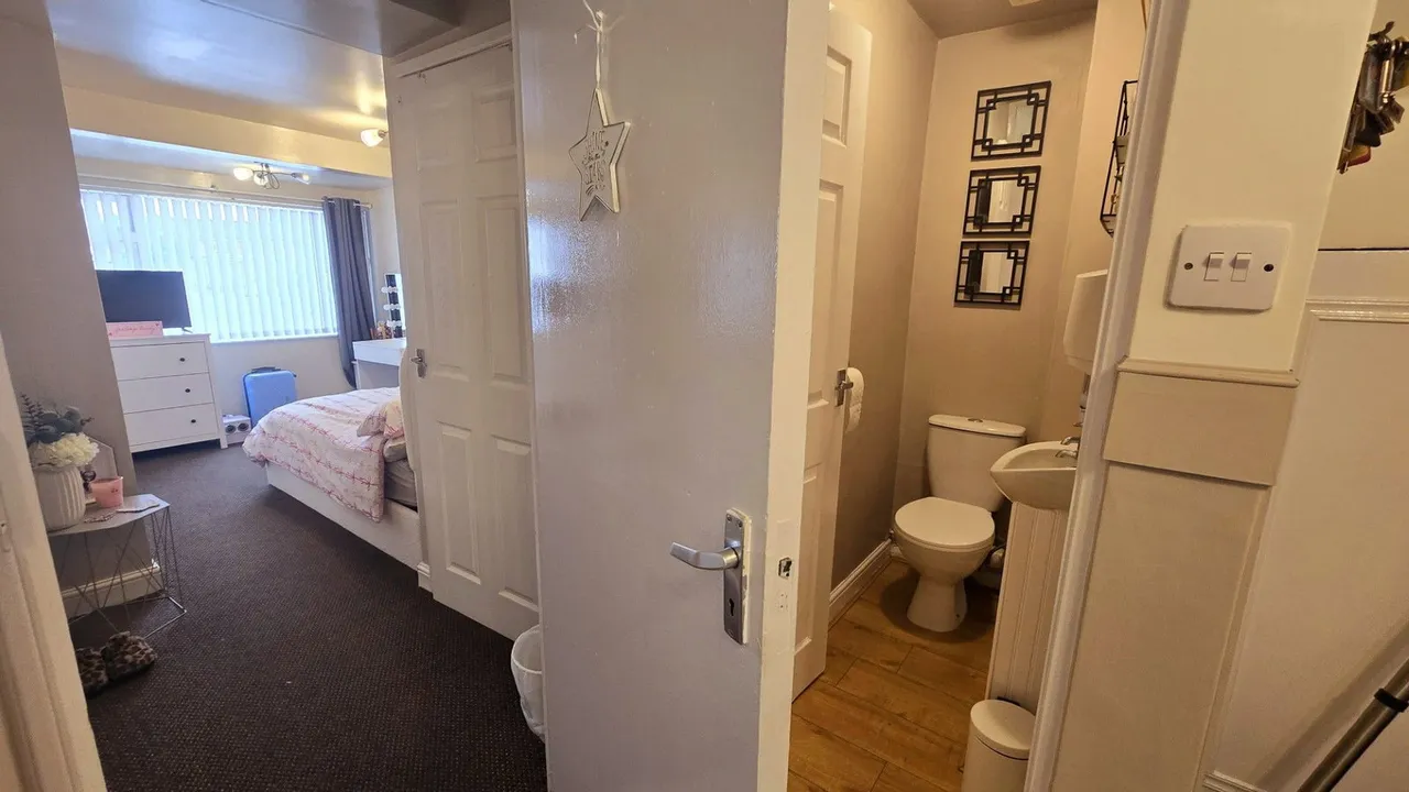 Ashford, Sale, M33 5RE, photo 6