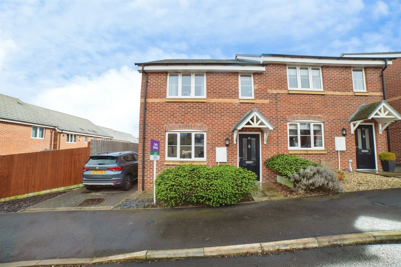 3 bed house for sale, Morewood Drive, Alfreton, DE55