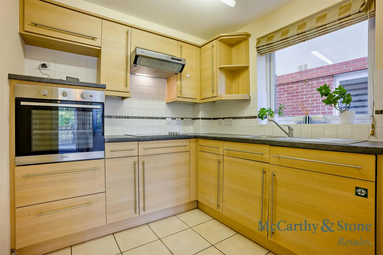Avenue Road, Lymington, SO41, photo 6