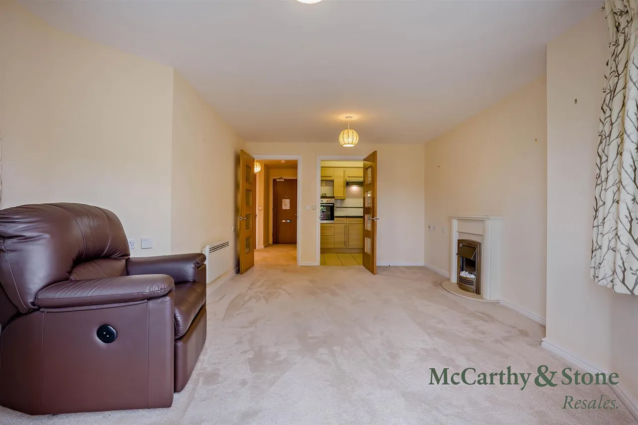 Avenue Road, Lymington, SO41, photo 3