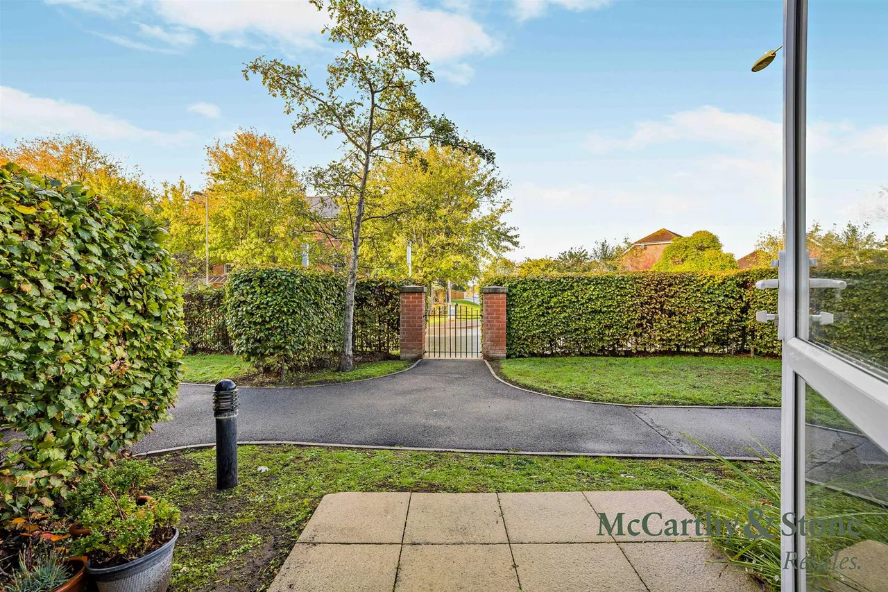 Avenue Road, Lymington, SO41, photo 11