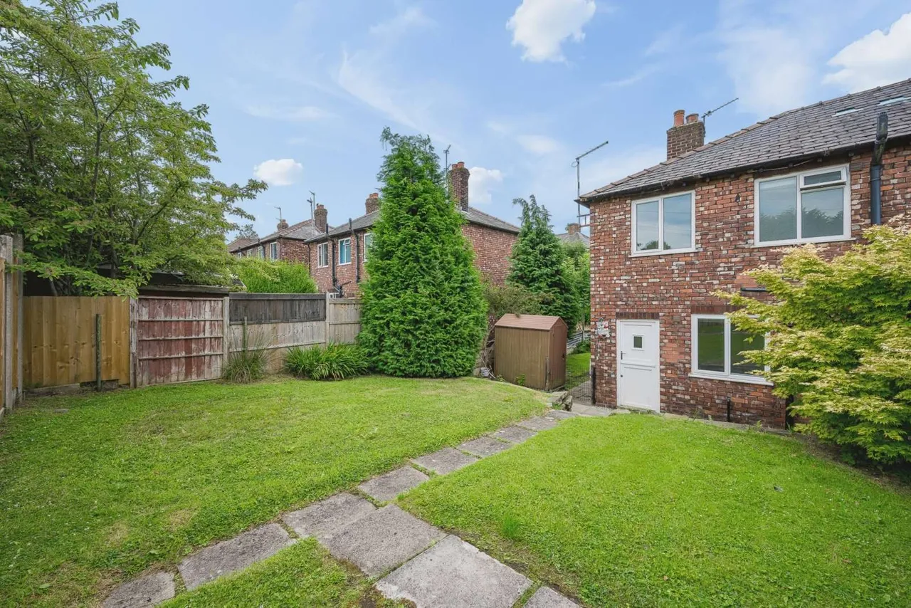 Grimshaw Lane, Bollington, Macclesfield, Cheshire, SK10 5PT, photo 10