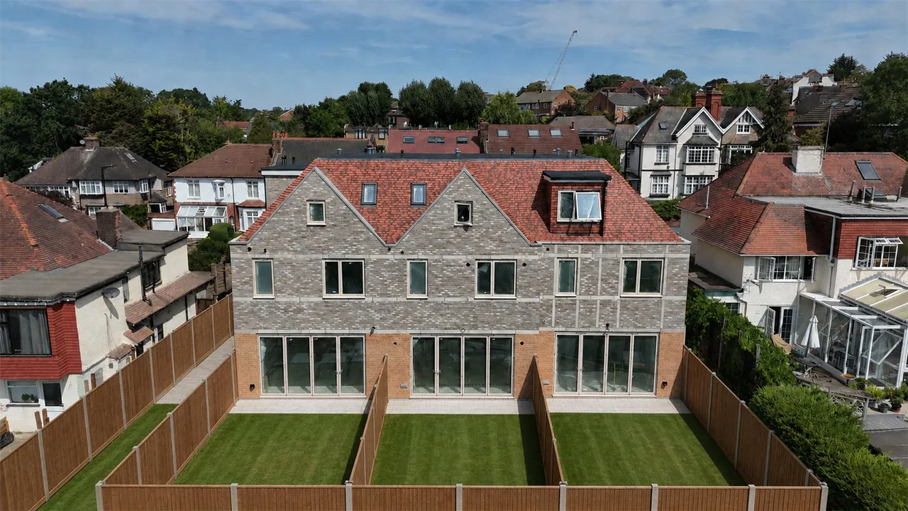Slades Hill, Enfield, EN2 7EE, photo 15