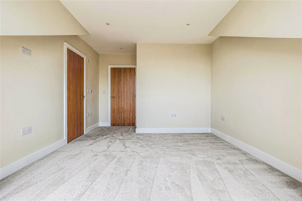 Slades Hill, Enfield, EN2 7EE, photo 9