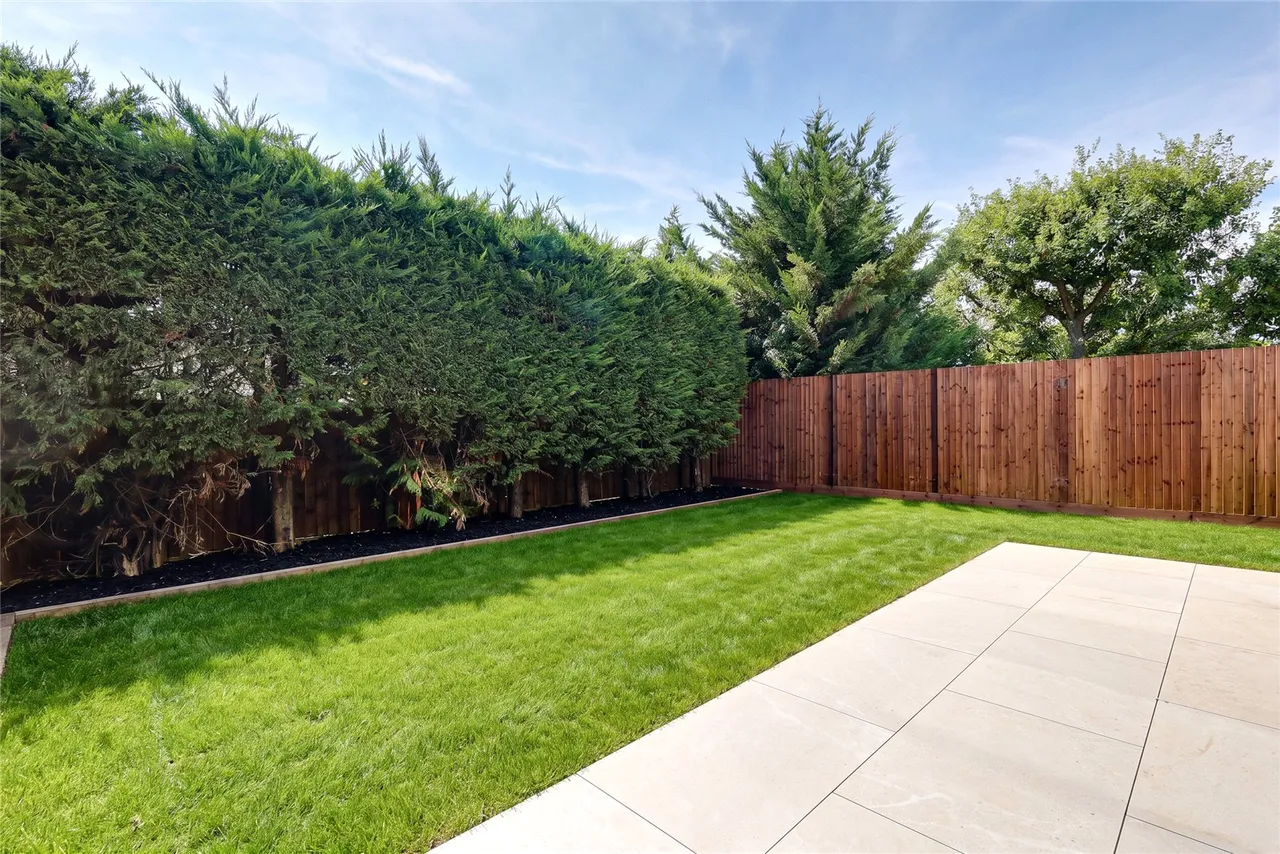 Slades Hill, Enfield, EN2 7EE, photo 14