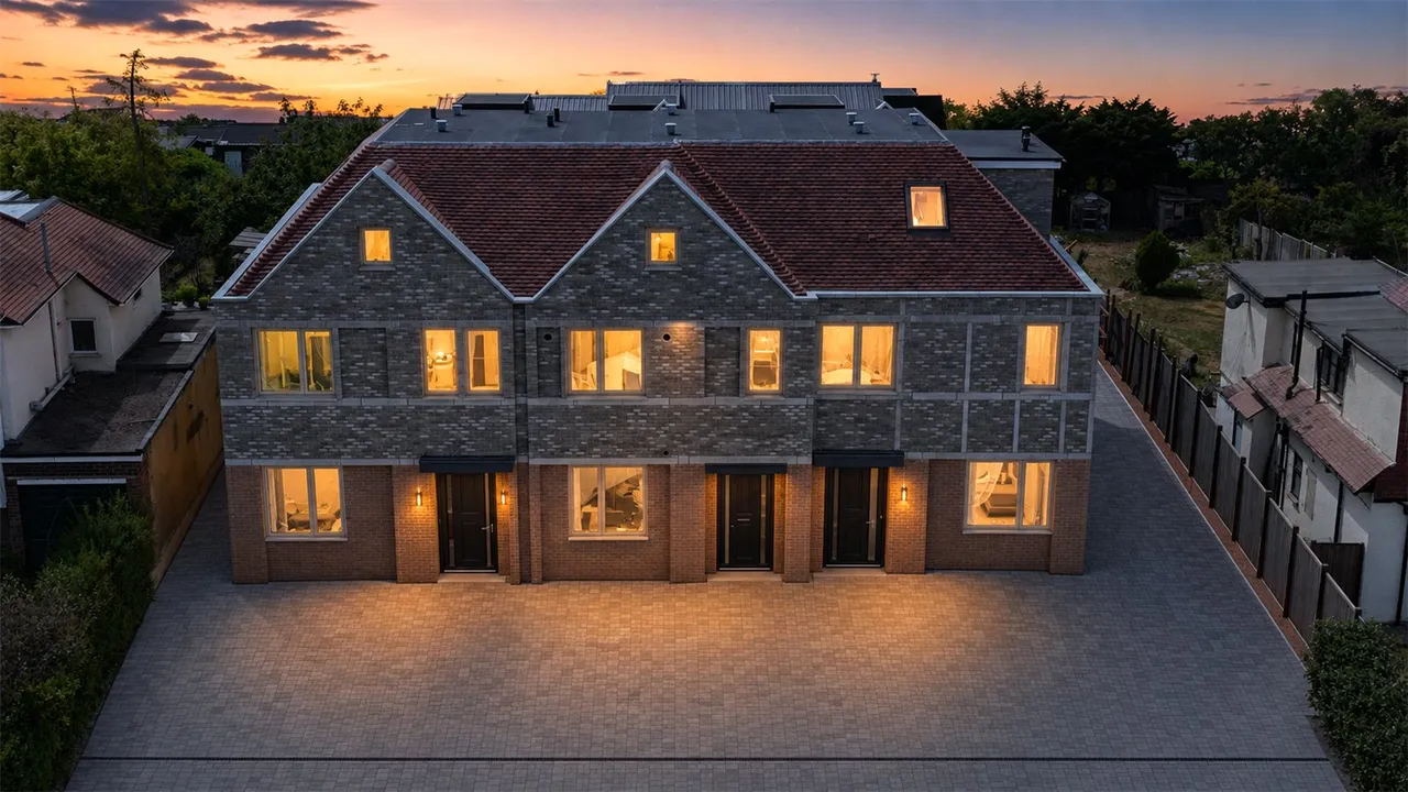 Slades Hill, Enfield, EN2 7EE, photo 18