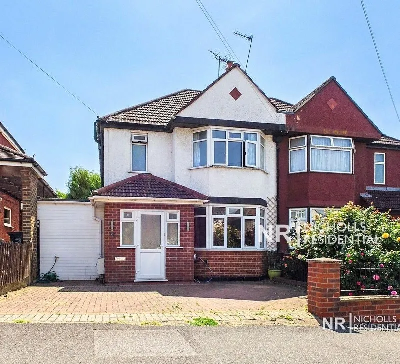 Somerset Avenue, Chessington, KT9, photo 20