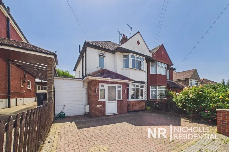 Somerset Avenue, Chessington, KT9, photo 19
