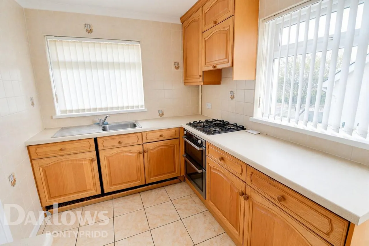 Whiterock Close, Pontypridd, photo 6