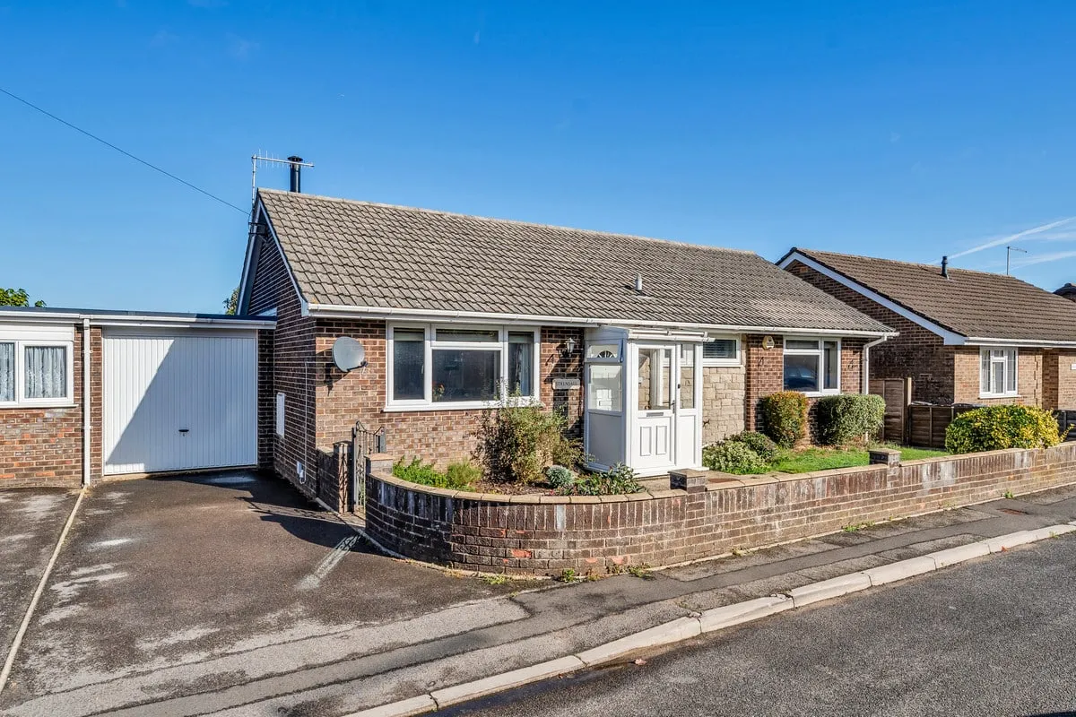2 bed house for sale, Sydenham Crescent, Wool, BH20