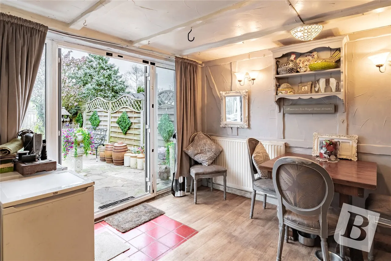 Eversley Road, Bowers Gifford, Essex, SS13, photo 5
