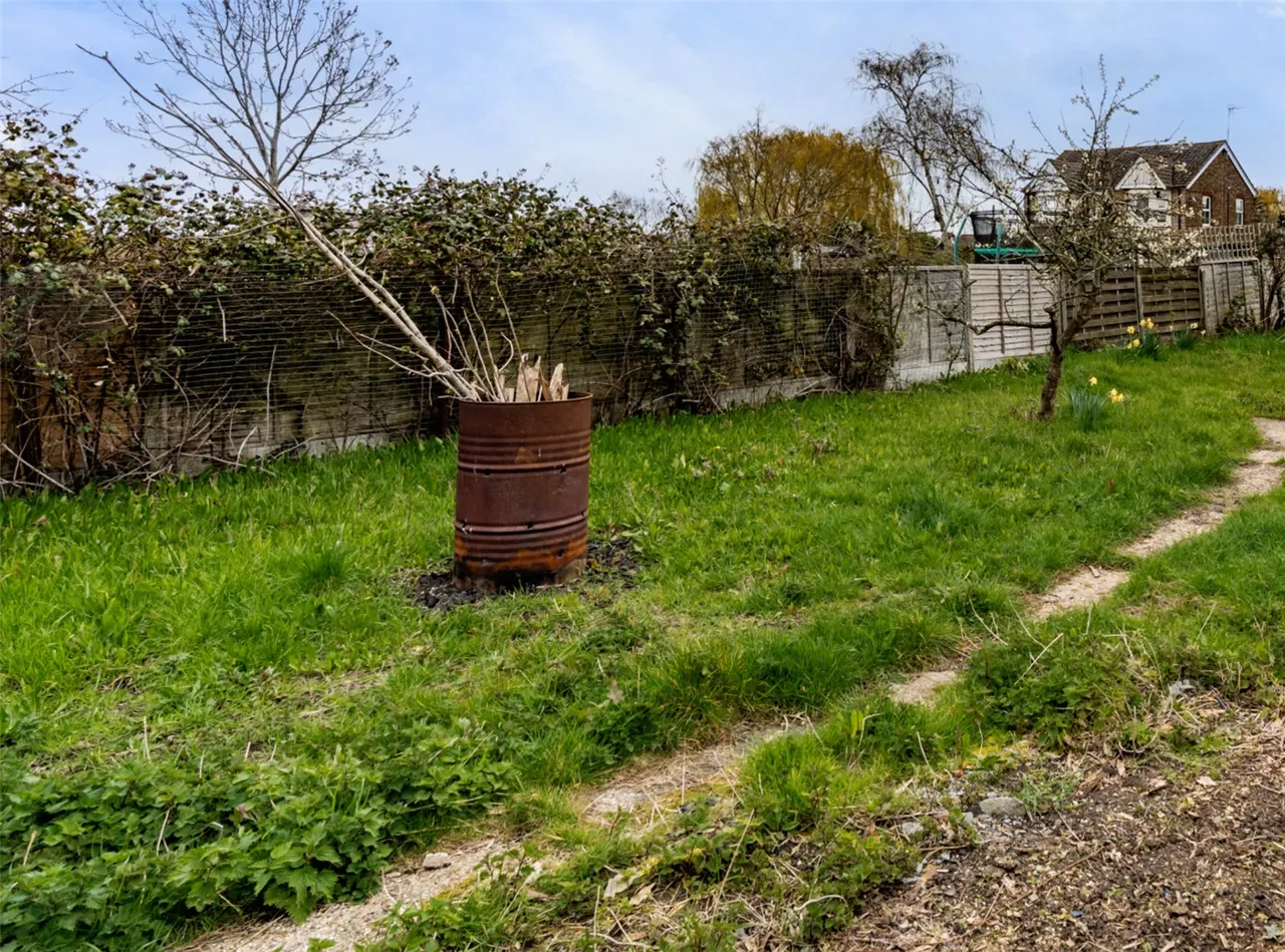 Eversley Road, Bowers Gifford, Essex, SS13, photo 11