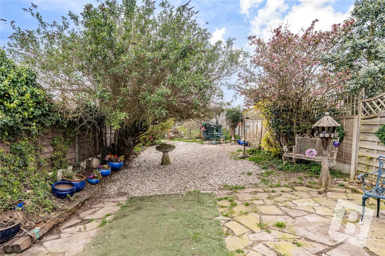 Eversley Road, Bowers Gifford, Essex, SS13, photo 12
