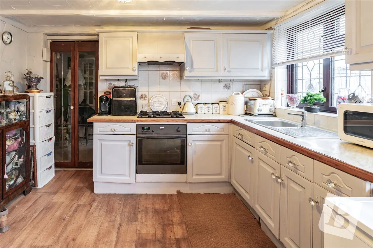 Eversley Road, Bowers Gifford, Essex, SS13, photo 4