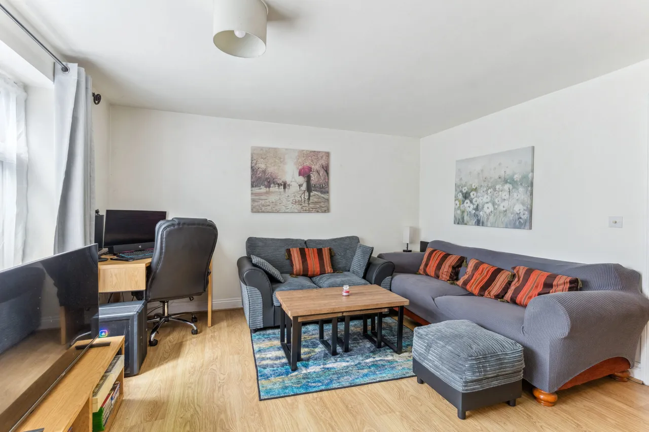 Flat 3, Broughton Court, Wychdell, Stevenage, SG2 8JF, photo 3