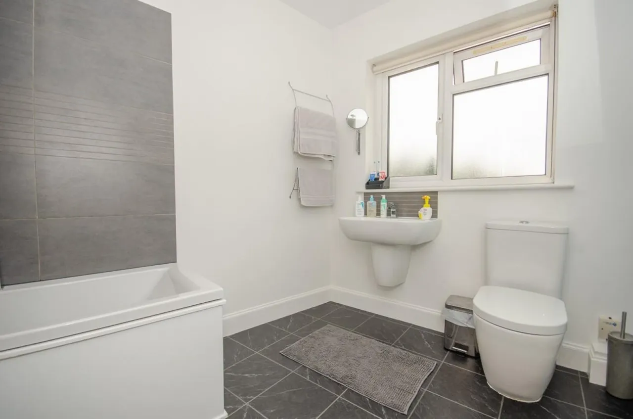 Graham Road, Downend, BS16, photo 23