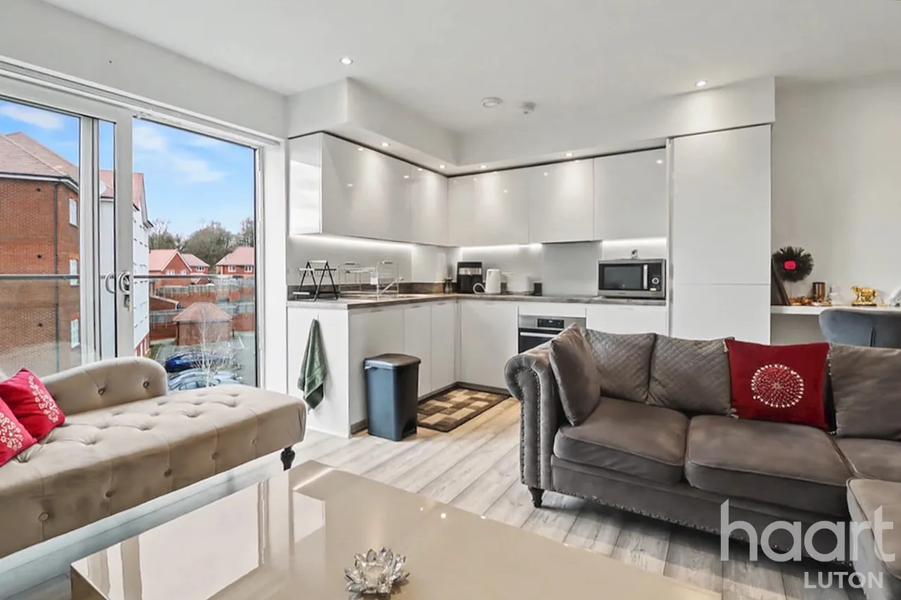 Stirling Drive, Luton, LU2, photo 4