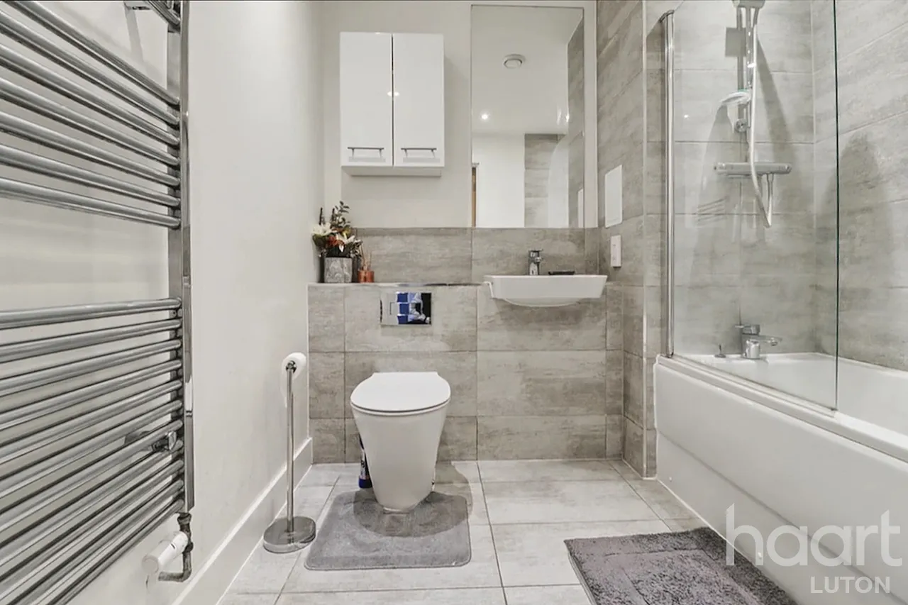 Stirling Drive, Luton, LU2, photo 6
