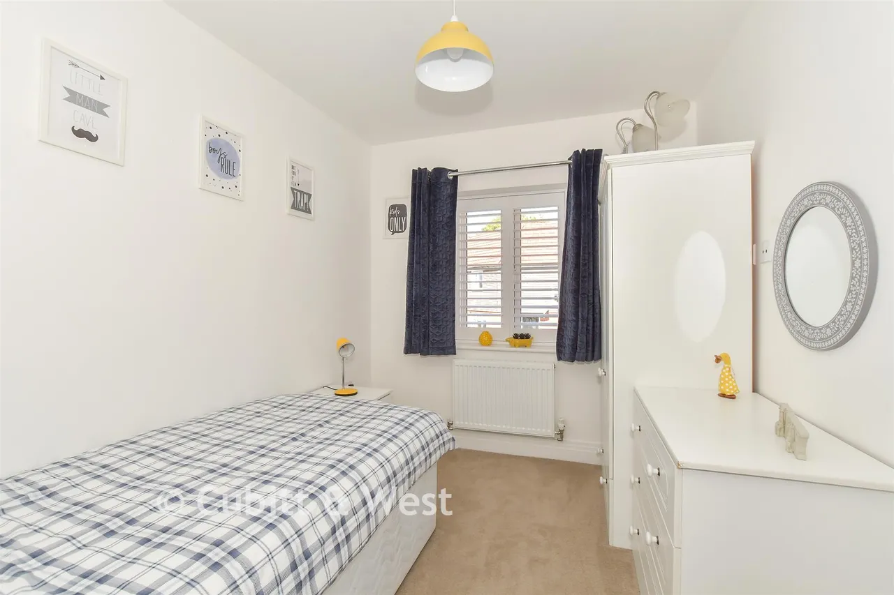 Sinclair Drive, Codmore Hill, RH20, photo 12