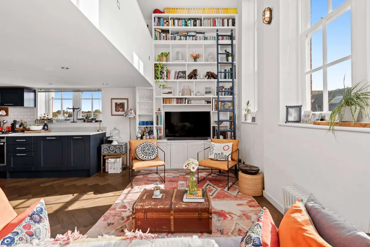 2 bed flat for sale — Broadway Lofts, 10 Gatton Road, London, SW17 0EE