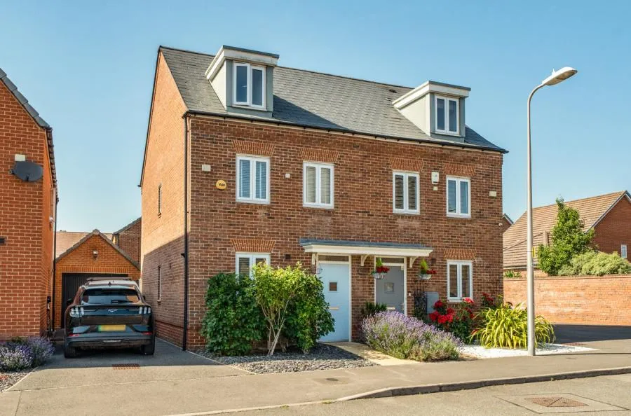 3 bed house for sale, Samborne Drive, Wokingham, RG40